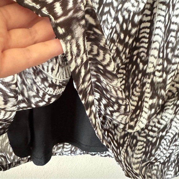 NWT H&M Black&White Feather Patterned Dress Size 12 - Picture 6 of 9